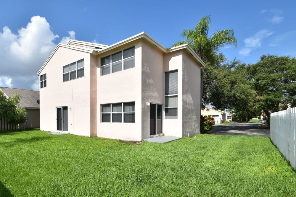 10624 Lago Welleby Dr, Sunrise, FL, 33351 Invitation Homes