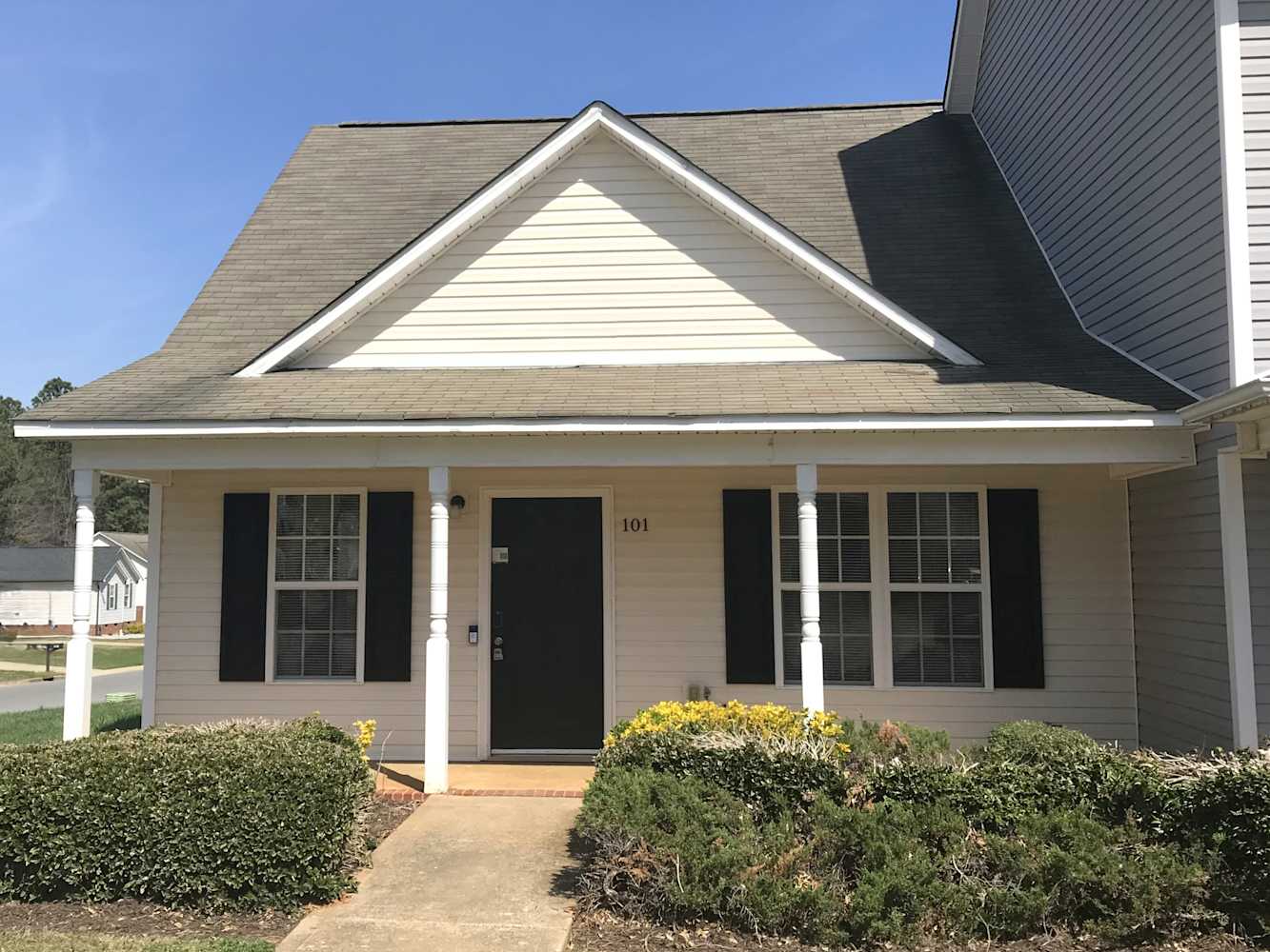 2-Bed House for Rent - 101 Blackthorne Ct, Clayton, NC