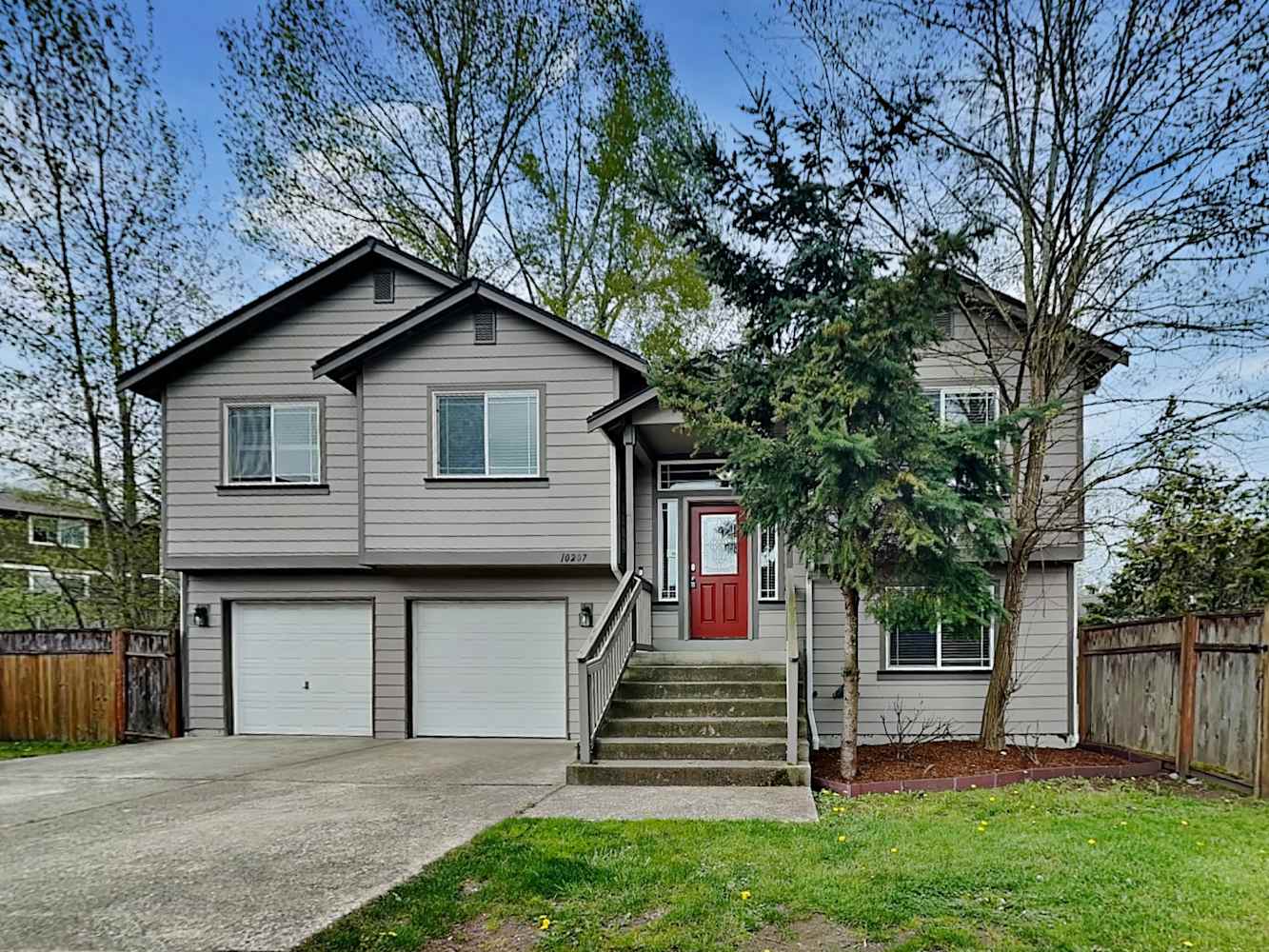 4-Bed Home at 10209 Broadway Ave S, Tacoma