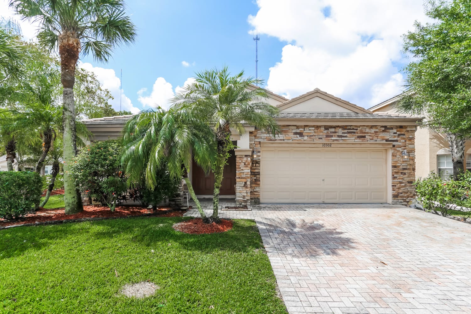 3-Bed House for Rent - 10302 Old Winston Ct, Lake Worth, FL