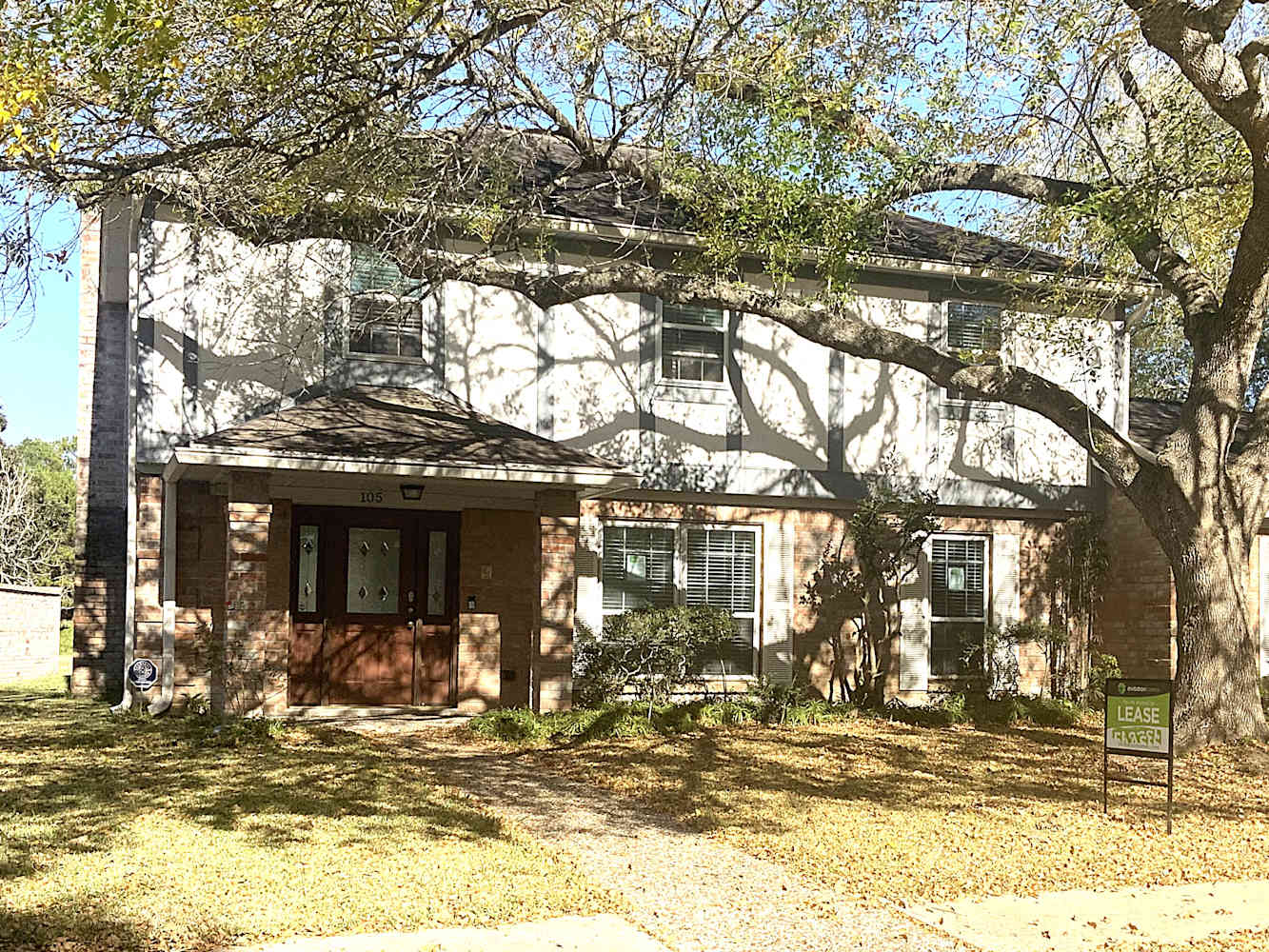 4-Bed Home at 107 Saint Andrews Dr, Friendswood