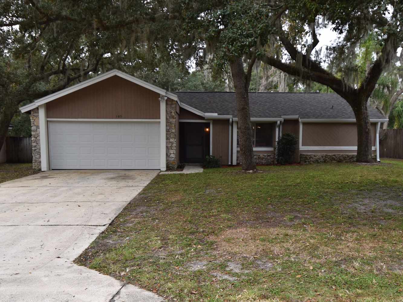 4-Bed House for Rent - 105 Winding Ridge Dr, Sanford, FL