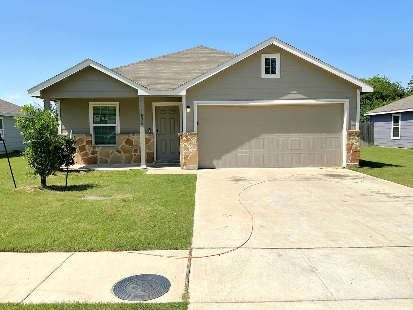 4-Bed House for Rent - 10527 Sewell Cir, Dallas, TX
