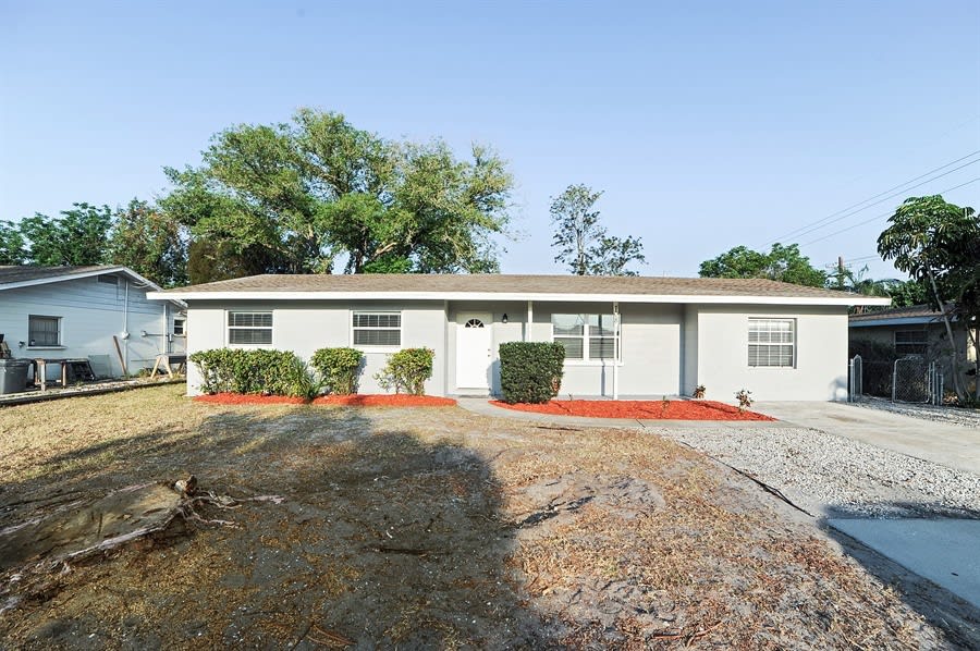 4-Bed House for Rent - 108 57th St W, Bradenton, FL