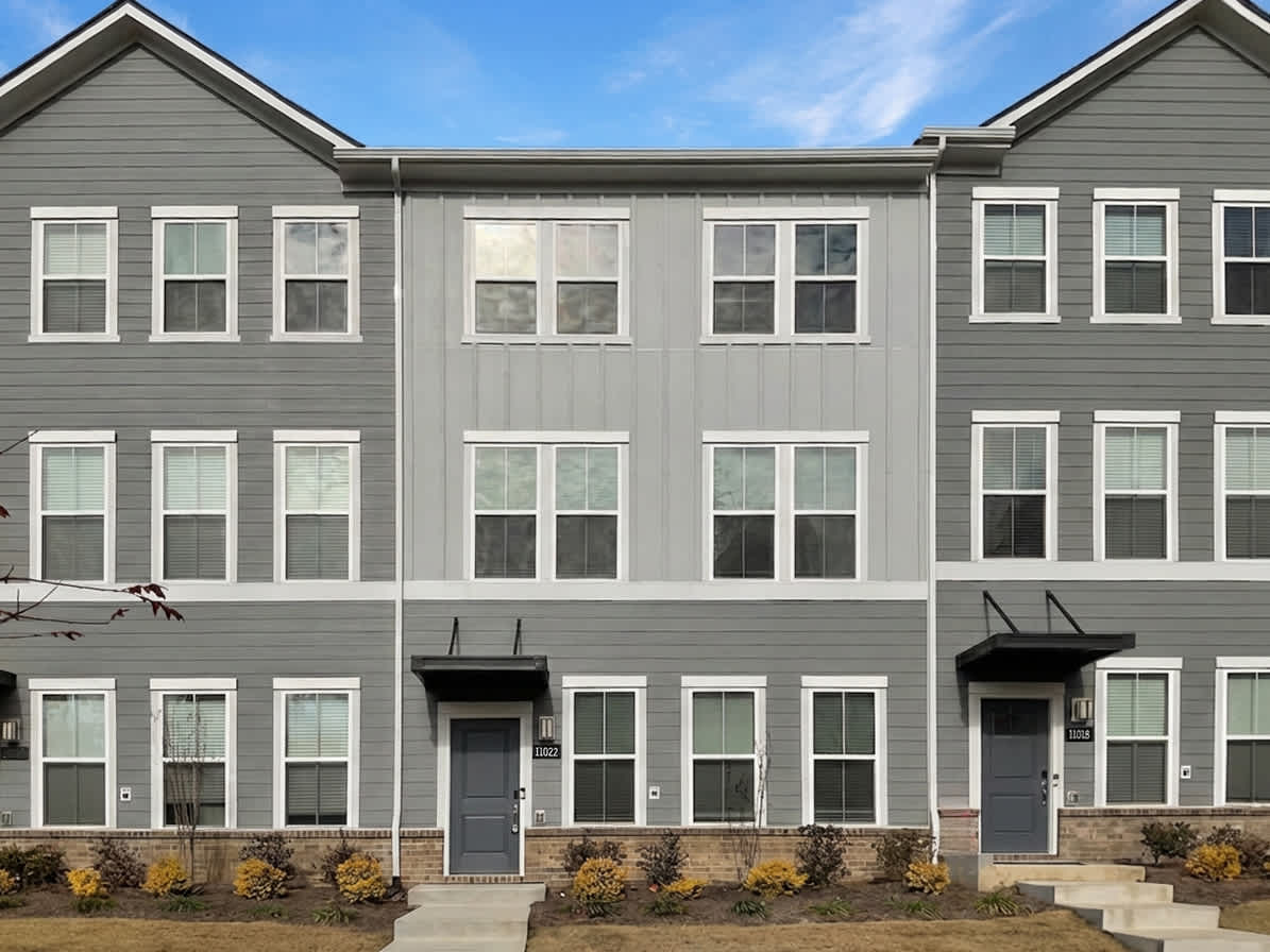 4-Bed Apartment in Smith Farms, Charlotte