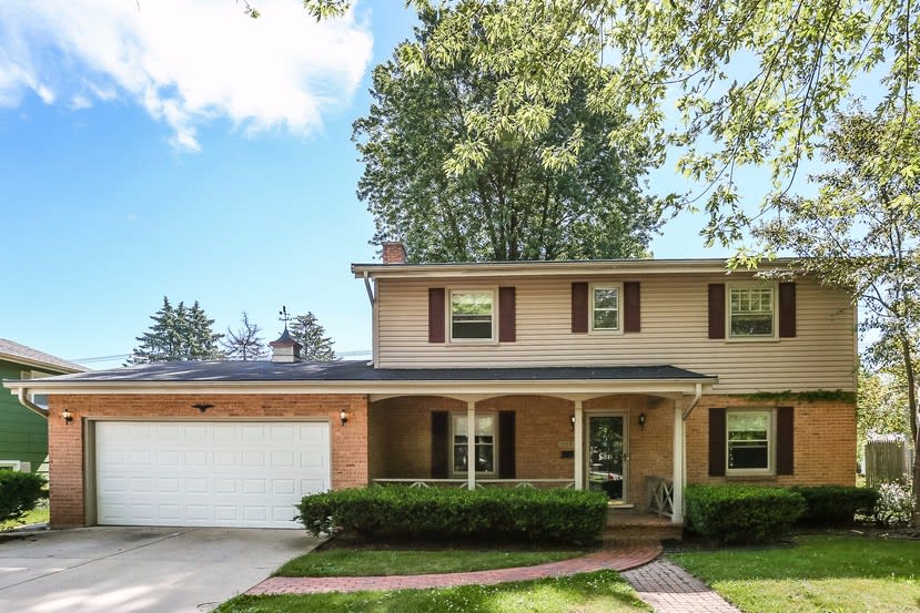 4-Bed House for Rent - 1159 Blackhawk Dr, Elgin, IL
