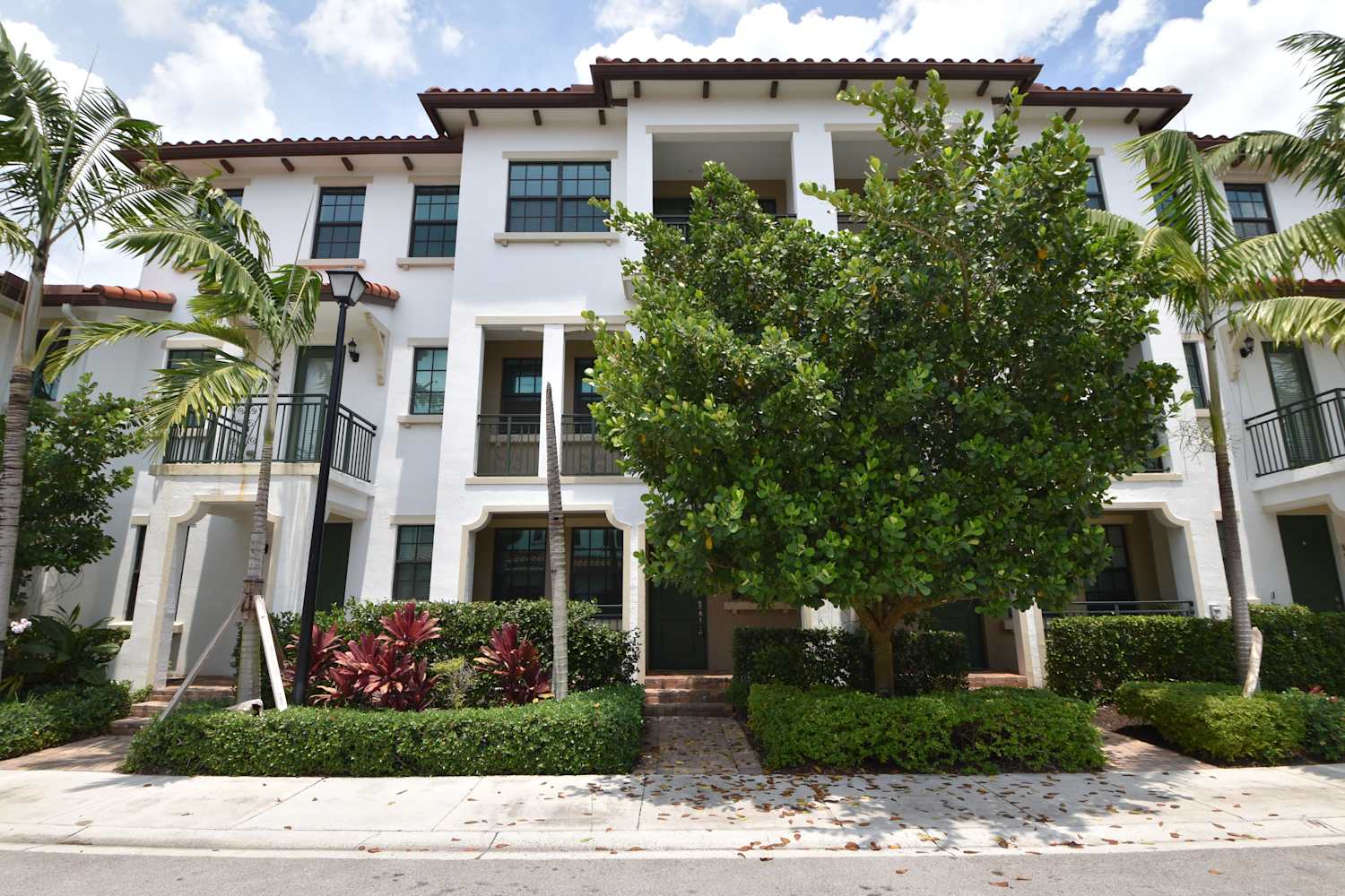 3-Bed House for Rent - 11671 Sw 13 Ct, Pembroke Pines, FL