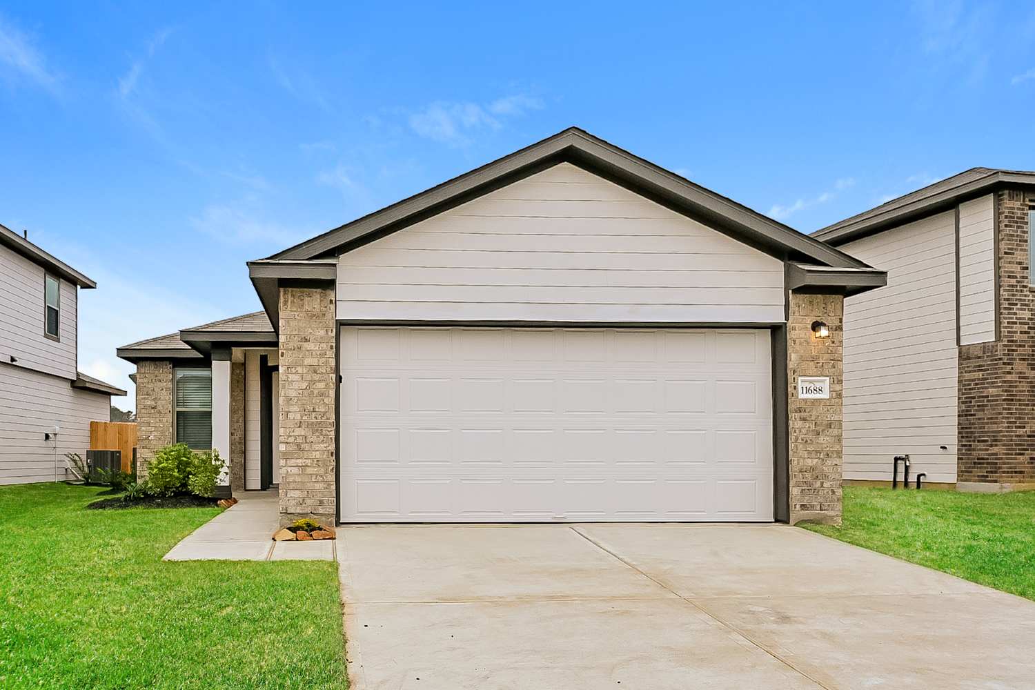 4-Bed House for Rent - 11688 Descent Dr, Conroe, TX