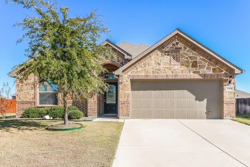 4-Bed House for Rent - 1208 Geddes Ct, Burleson, TX