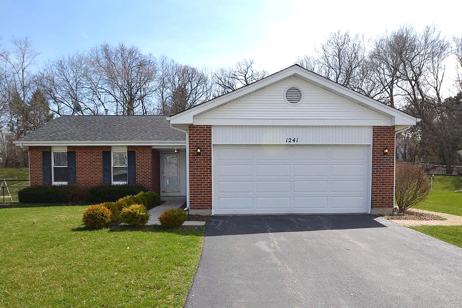 3-Bed House for Rent - 1241 Victoria Ct, Algonquin, IL