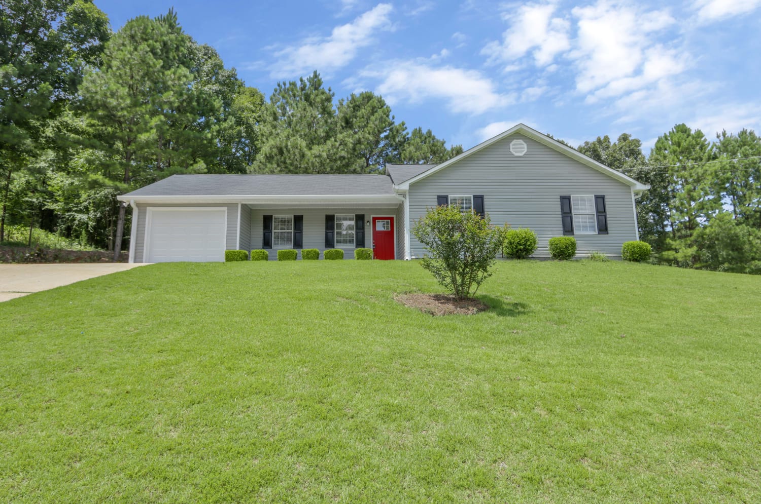 3 Bedroom House – 125 Whitehead Dr, Covington, GA 30016