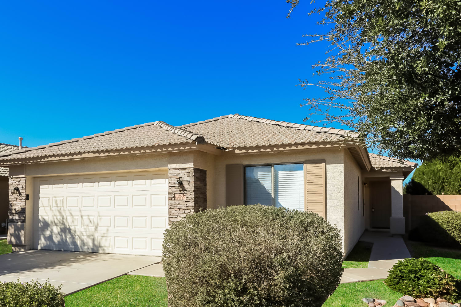 3-Bed House for Rent - 12506 W Lincoln Street, Avondale, AZ