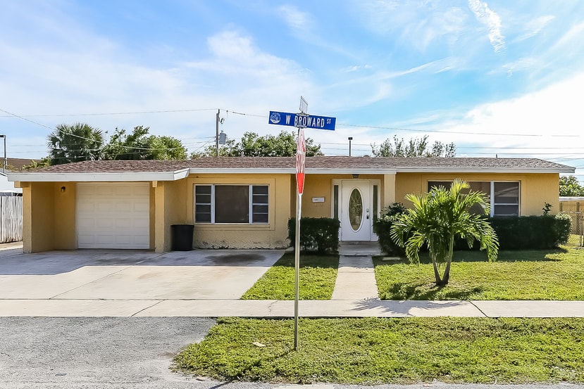 4-Bed House for Rent - 1302 W Broward St, Lantana, FL