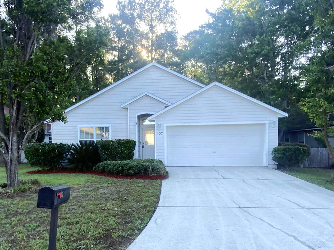 3-Bed Home at 139 Dover Bluff Dr, Orange Park
