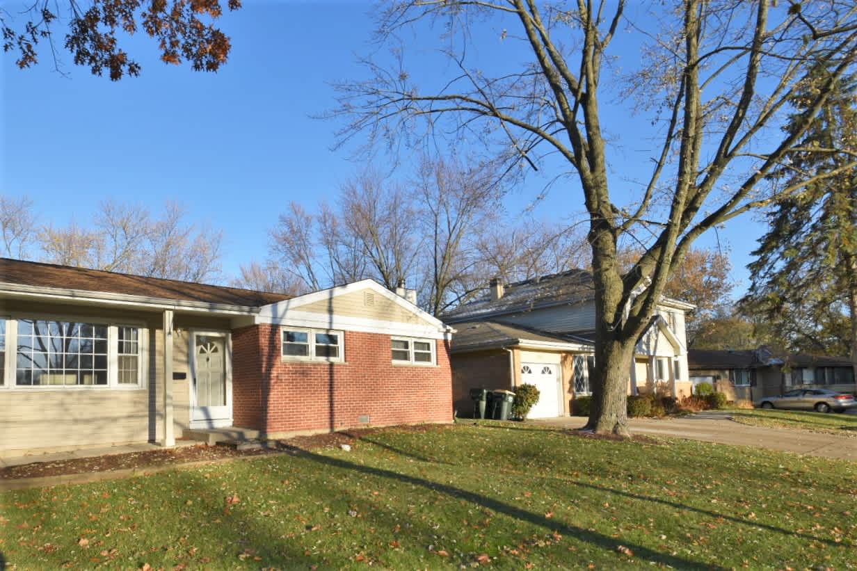 4-Bed Home at 1515 N Ridge Ave, Arlington Heights