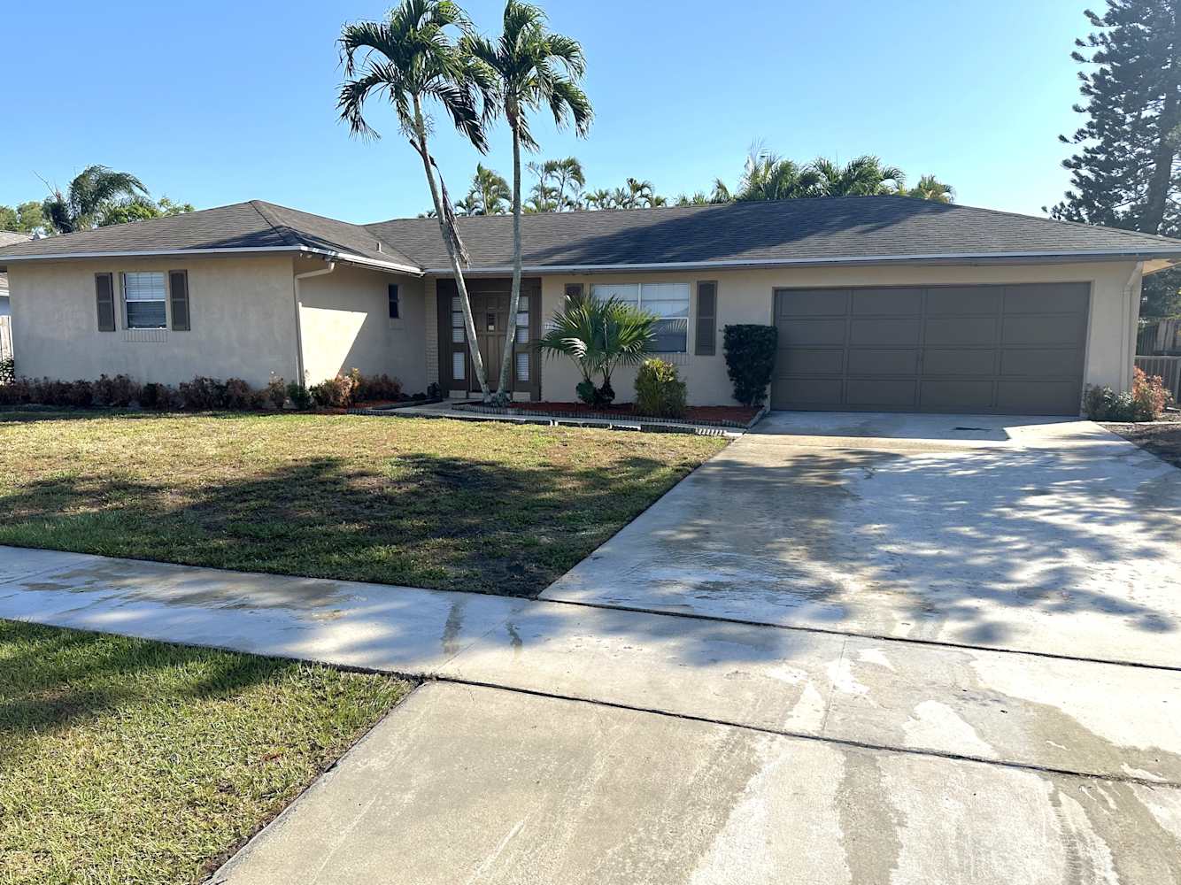 3-Bed Home at 1583 Wyndcliff Dr, Wellington