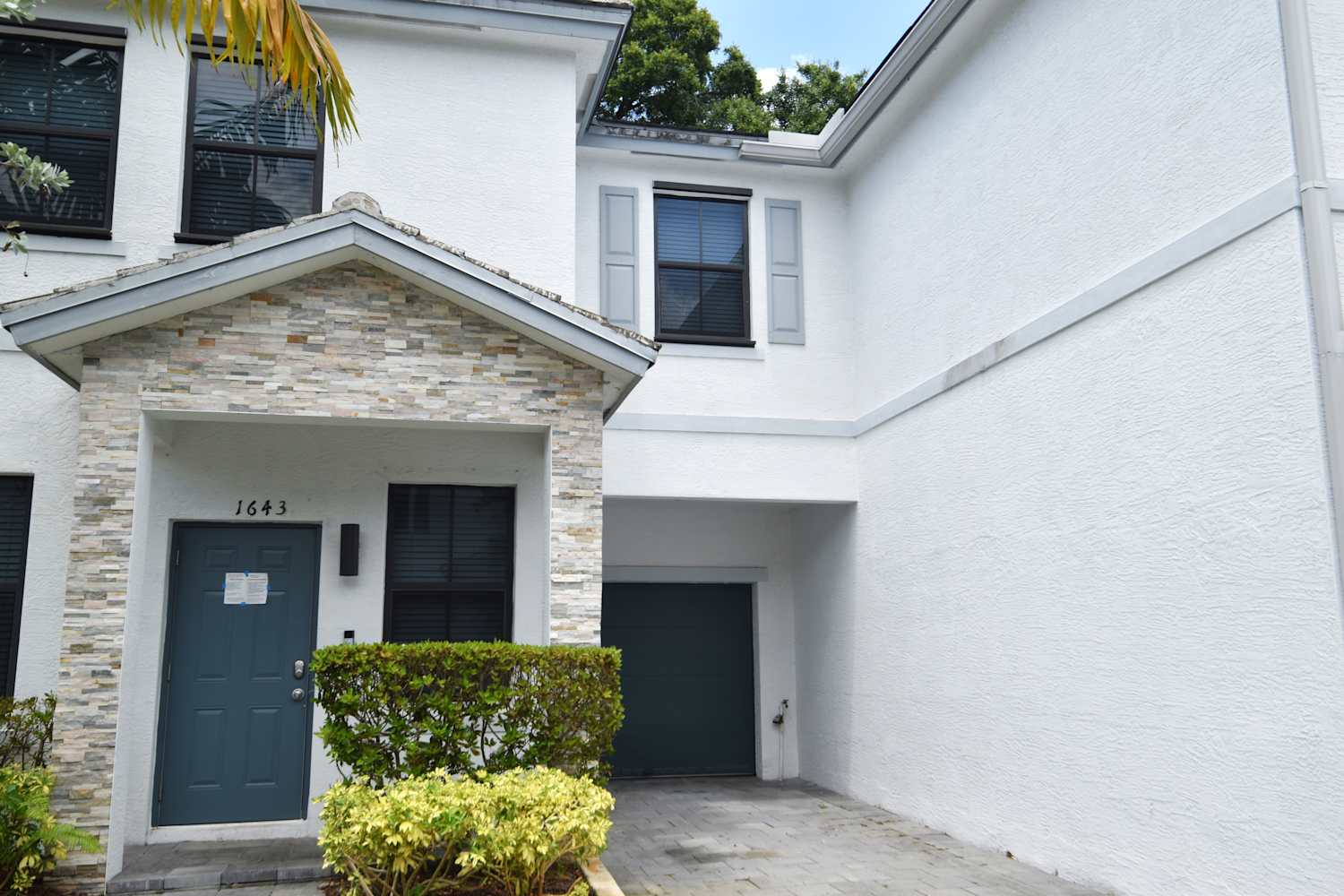 3-Bed House for Rent - 1643 Sw 28 St, Fort Lauderdale, FL