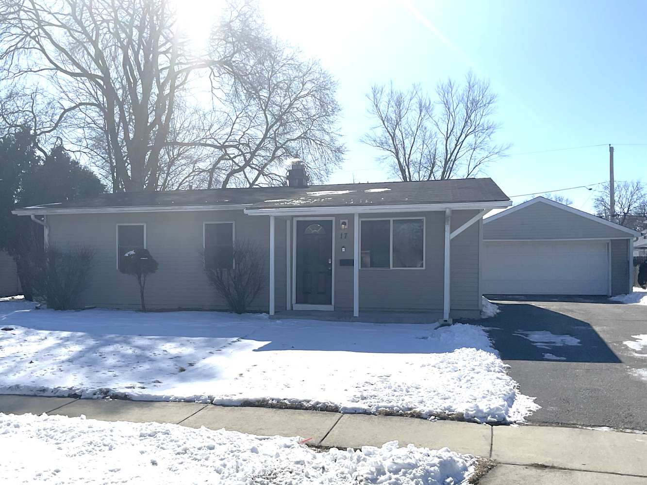 3-Bed House for Rent - 17 Concord Ave, Romeoville, IL