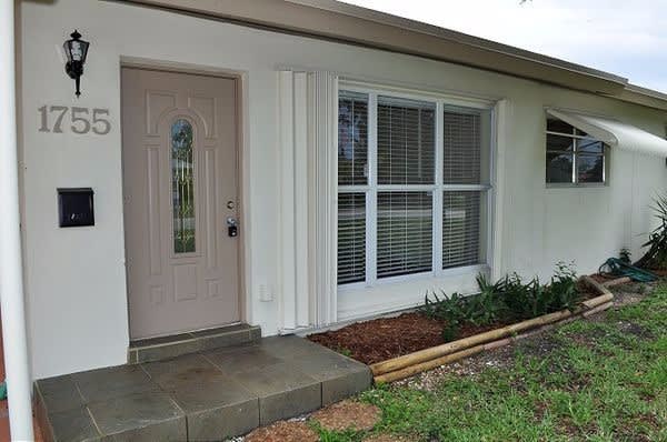 3-Bed House for Rent - 1755 SW 37th Way, Fort Lauderdale, FL