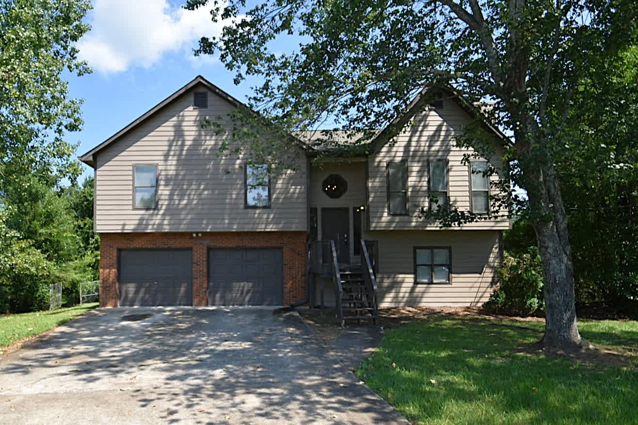 4-Bed Home at 1786 Blanche Dr, Douglasville