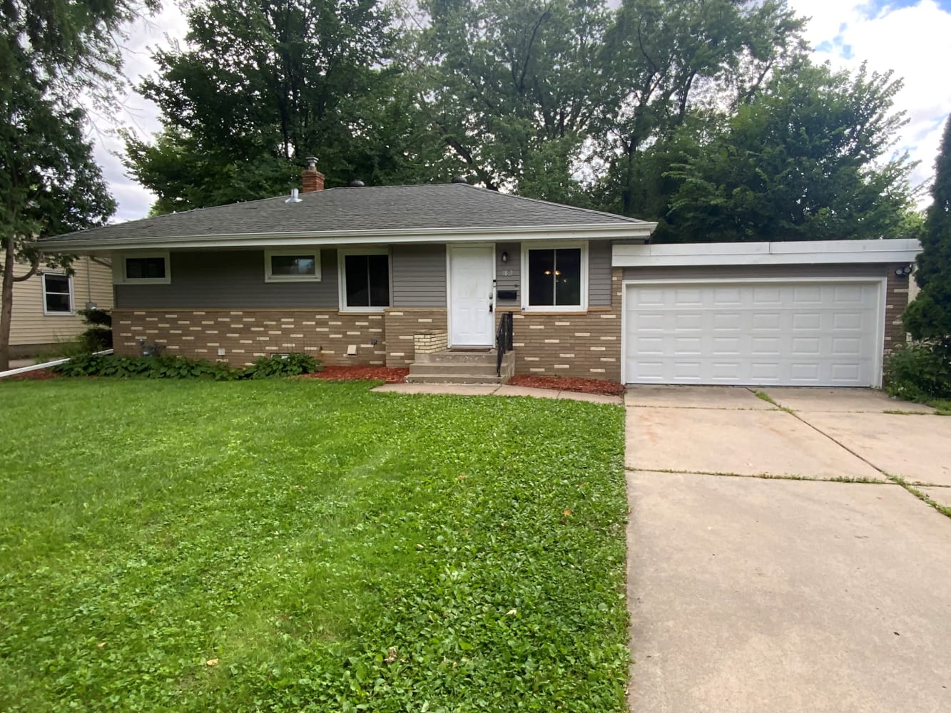 3-Bed House for Rent - 1869 Oxford St N, Roseville, MN