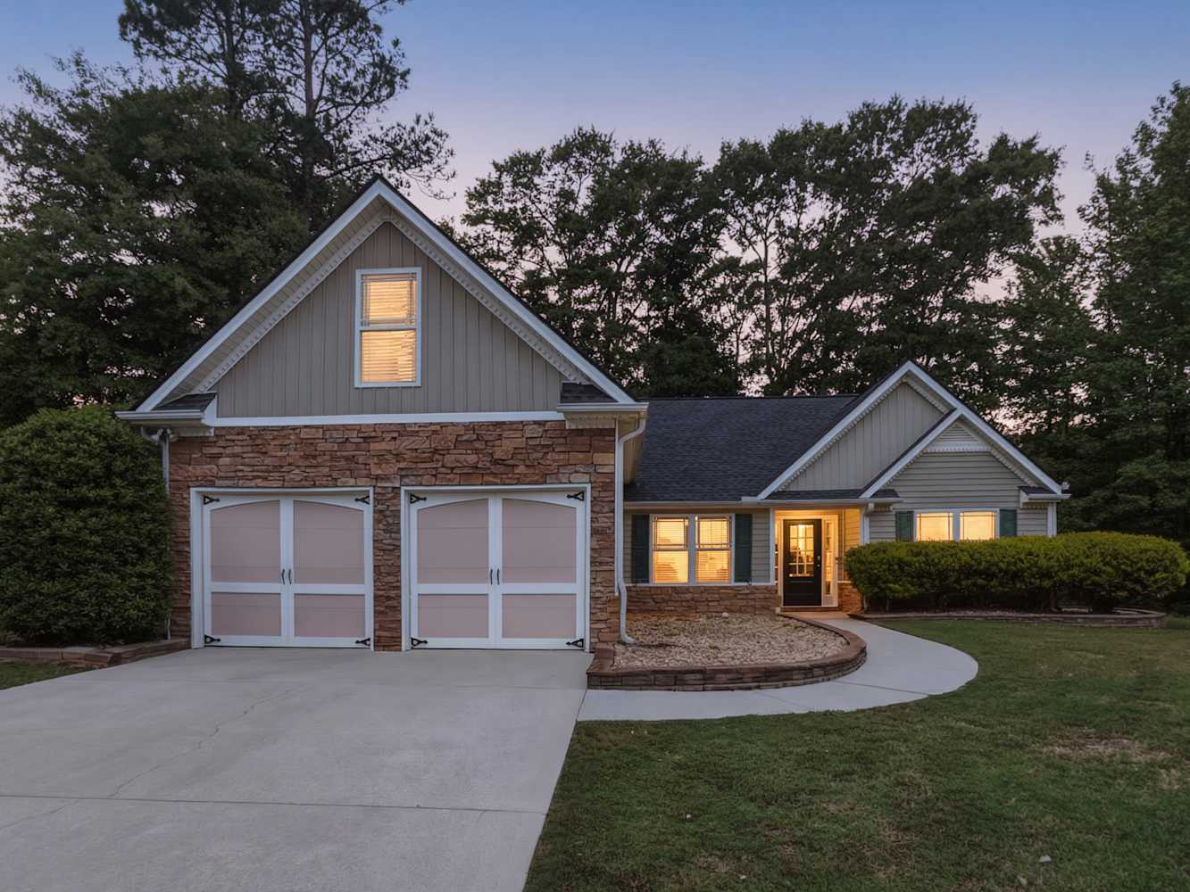 3-Bed Home at 204 Crape Myrtle Way, Villa Rica