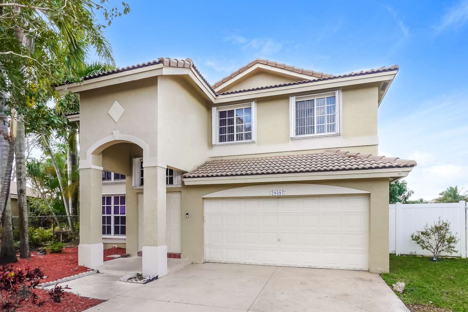 5-Bed House for Rent - 20382 SW 3rd St, Pembroke Pines, FL