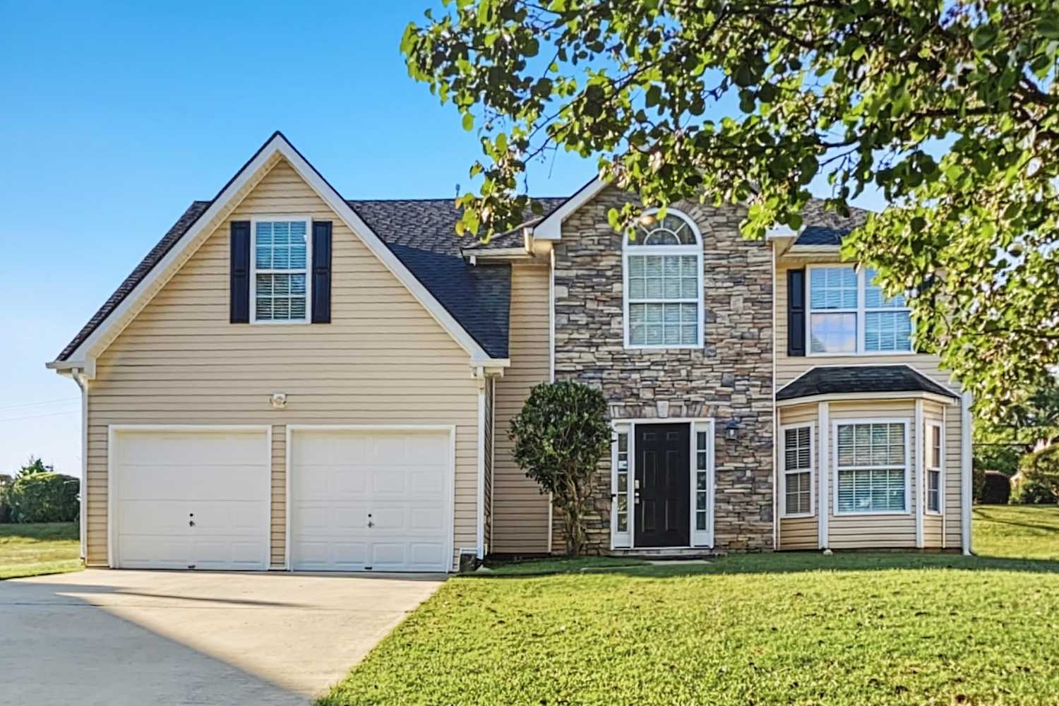 4 Bedroom House – 211 Nadia Ct, Locust Grove, GA 30248
