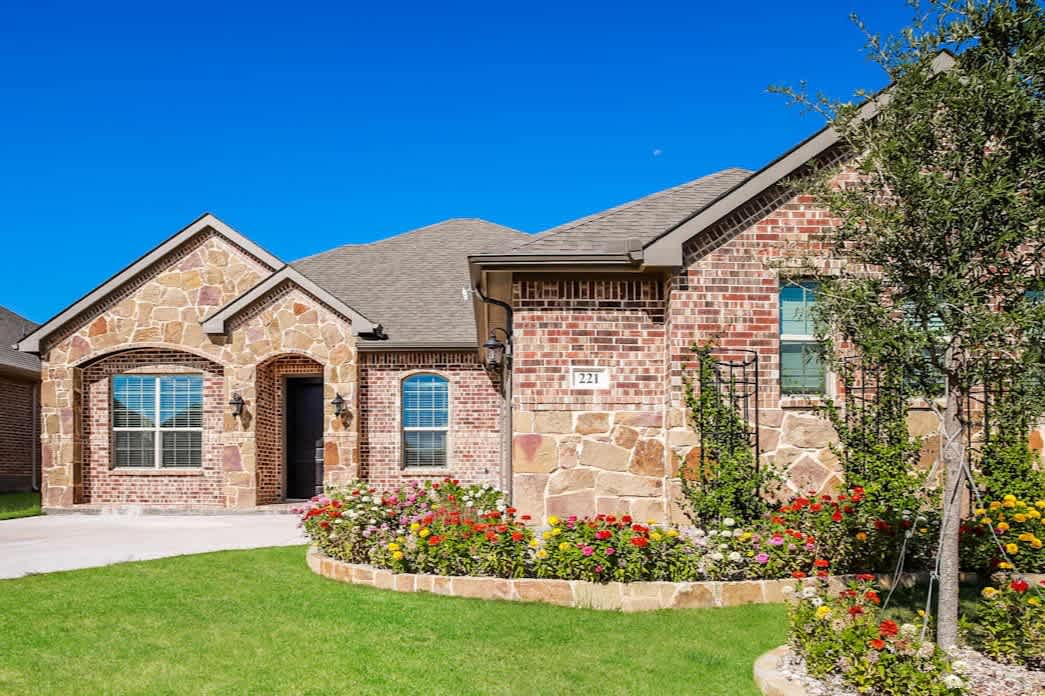 4-Bed House for Rent - 221 Honey Brook Ln, Aledo, TX