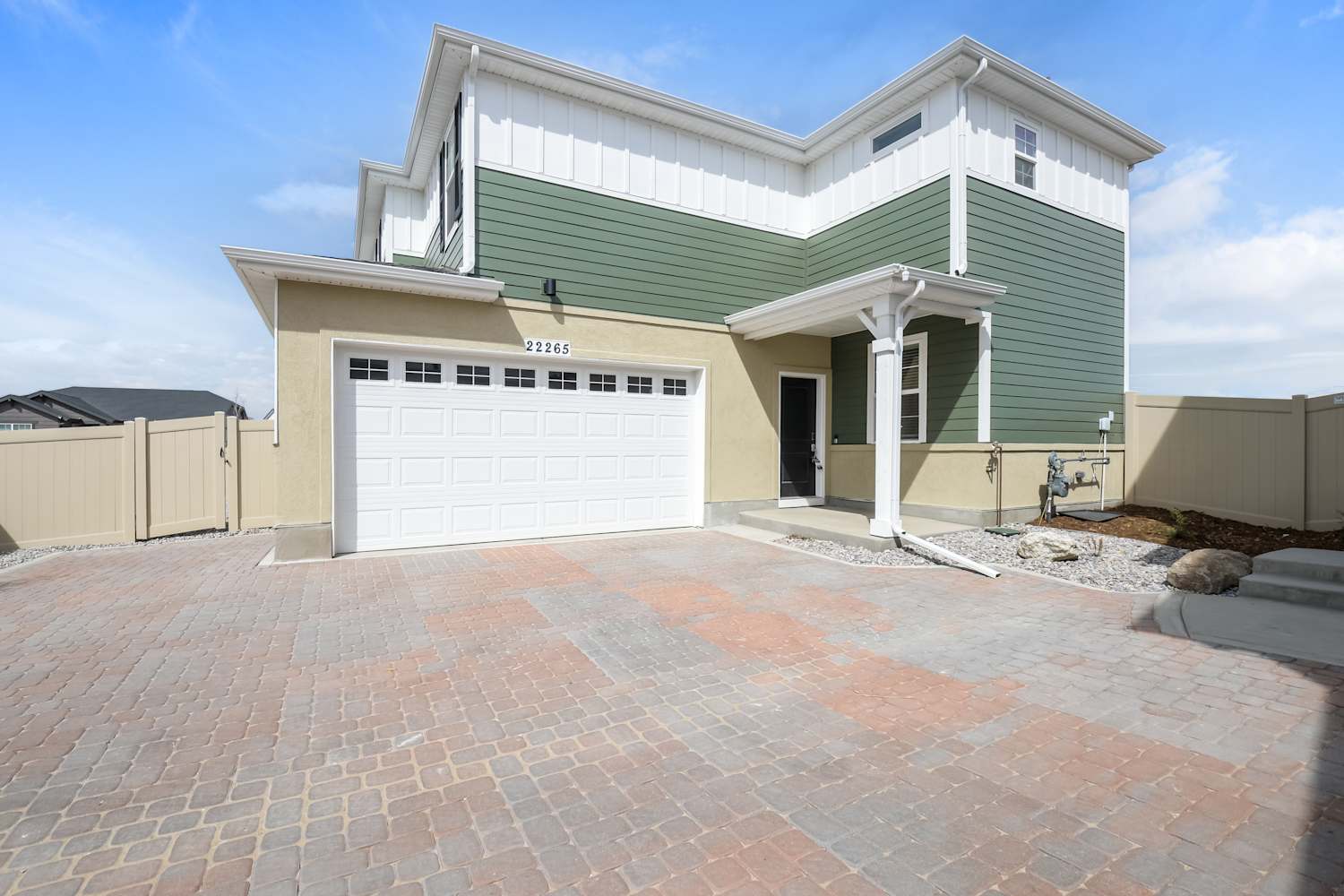 4-Bed Home in null, Aurora