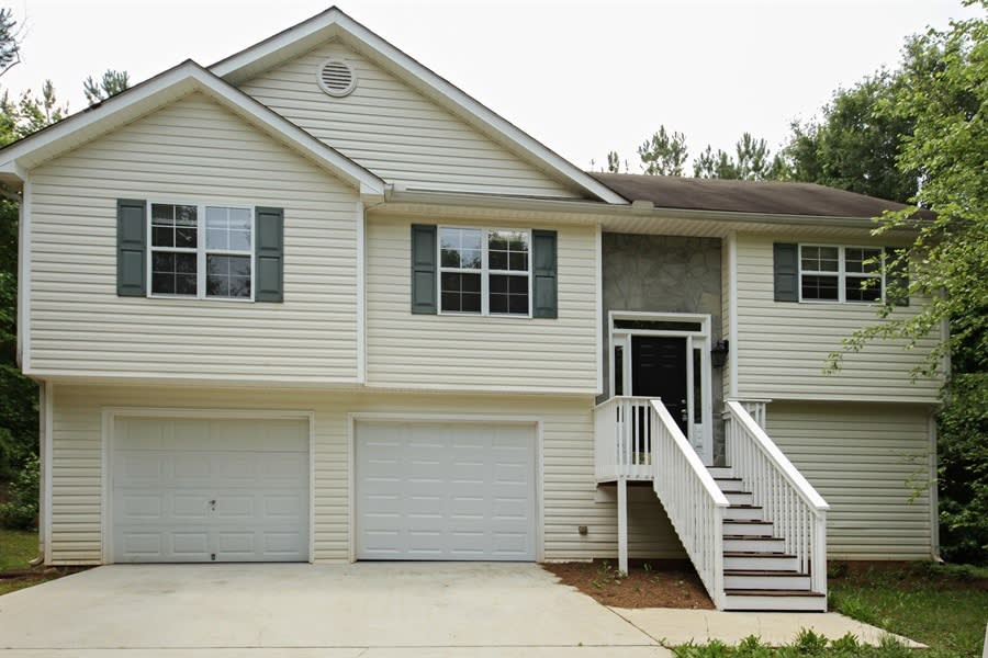 3-Bed House for Rent - 235 Macadamia Ct, Covington, GA