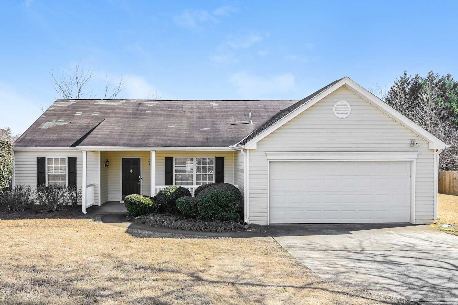 3 Bedroom House – 304 Springmoor Ln, Loganville, GA 30052