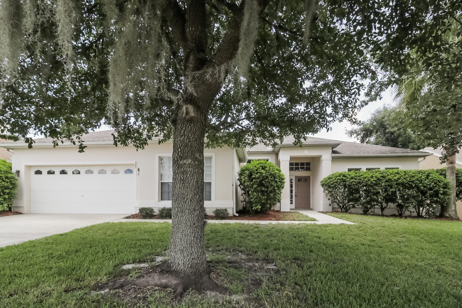 3-Bed House for Rent - 305 Oak Springs Dr, Debary, FL