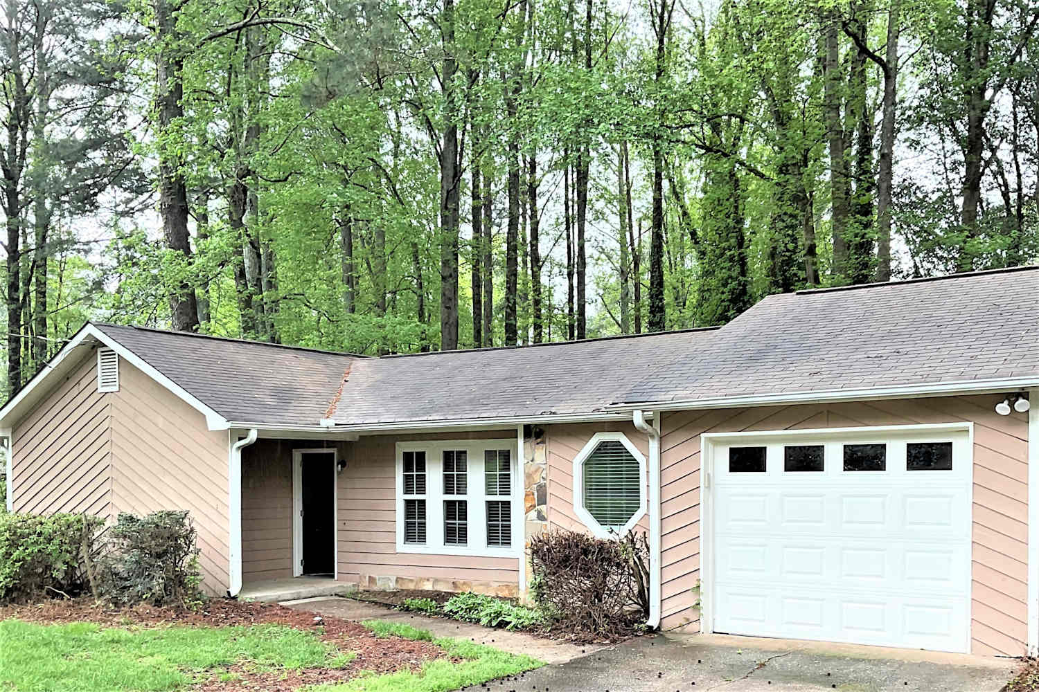 3-Bed Home at 3108 Palomino Dr, Powder Springs