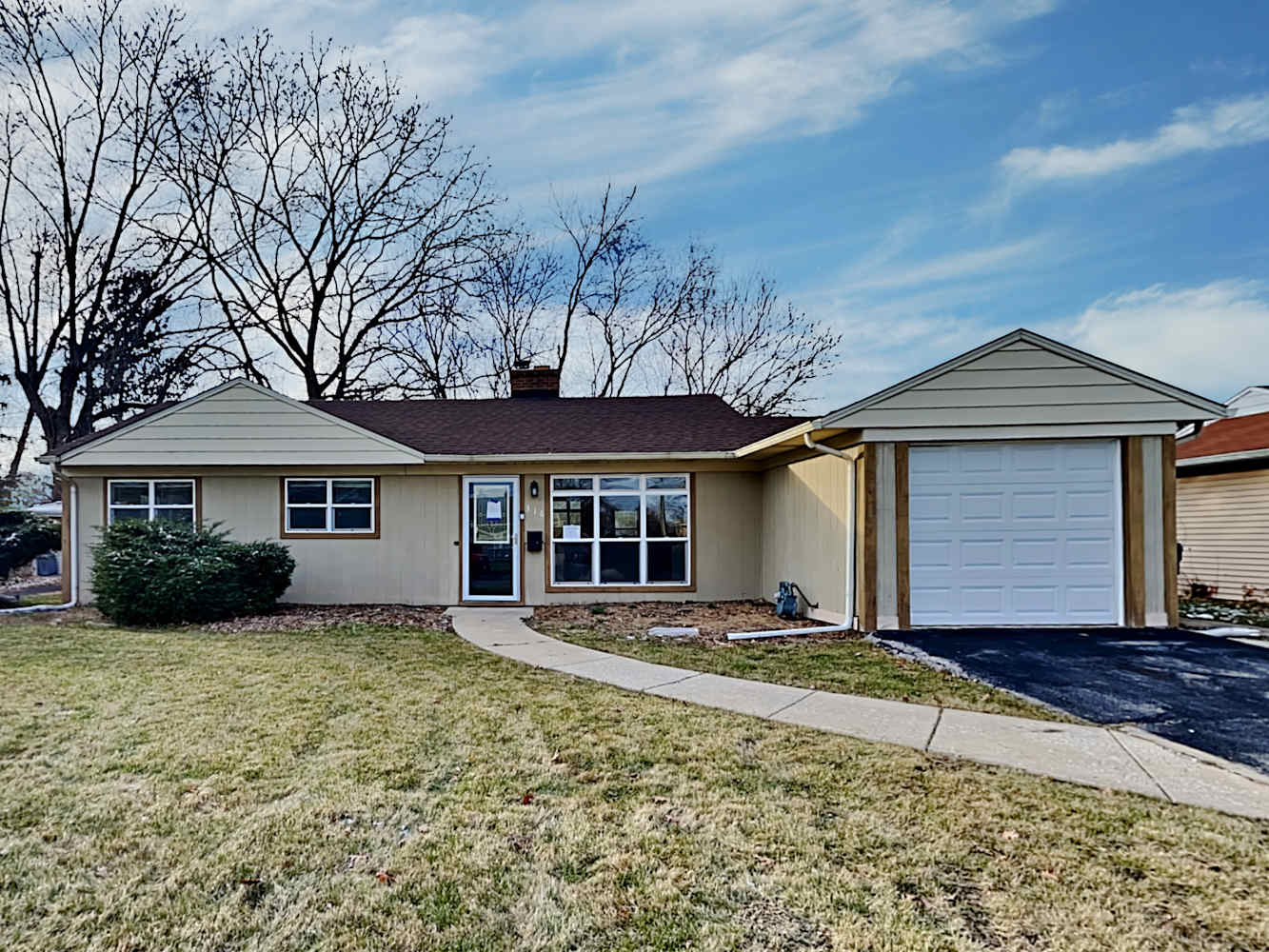 3-Bed Home at 318 Neola St, Park Forest