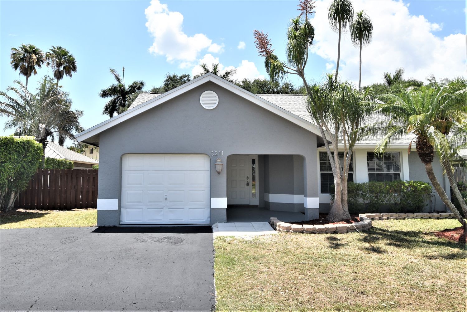 4-Bed House for Rent - 3211 NW 123rd Ter, Sunrise, FL