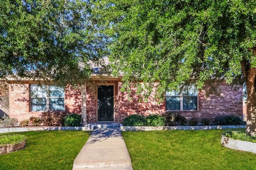 3-Bed House for Rent - 3878 Pinebluff Ln, Rockwall, TX