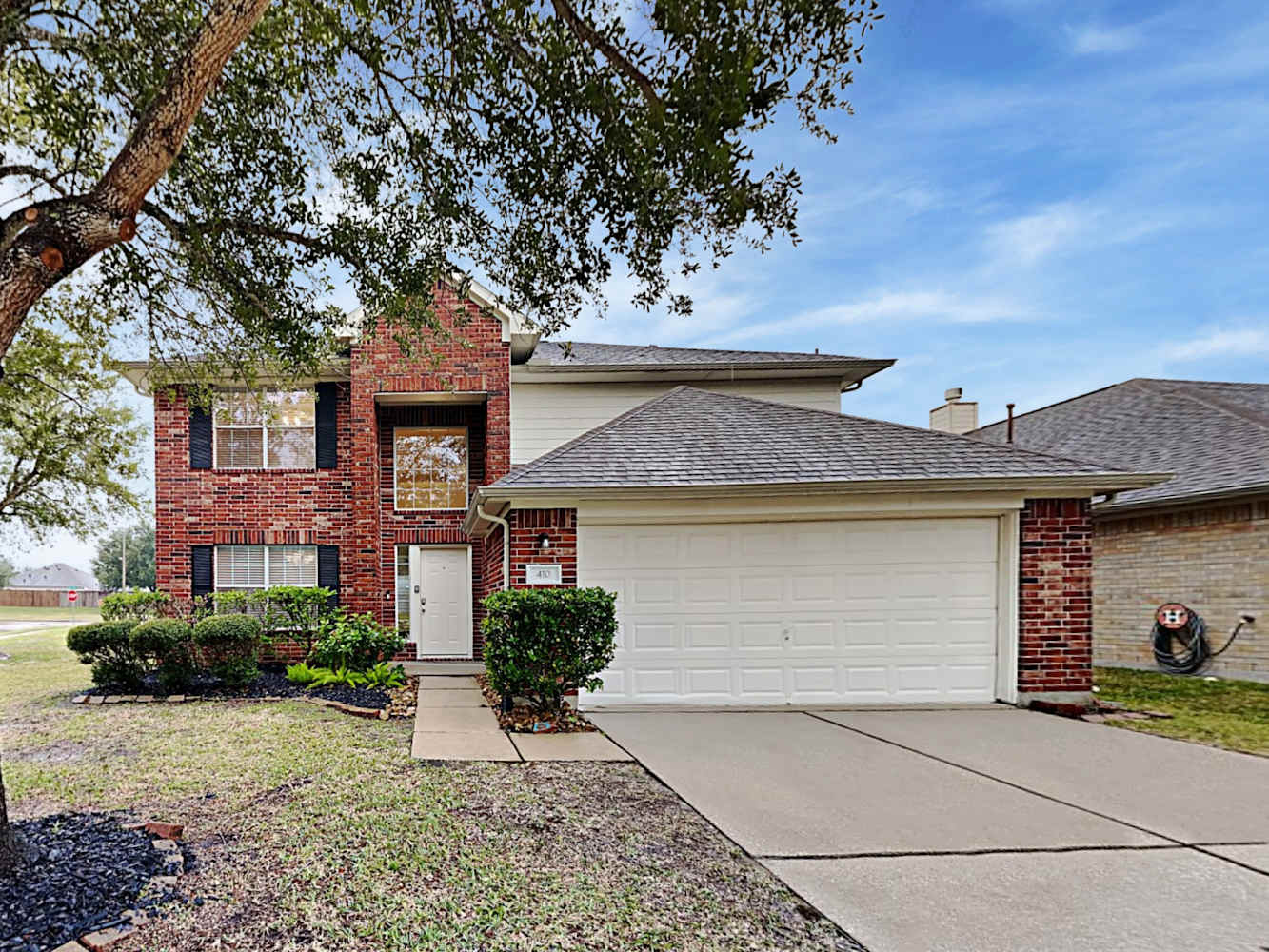 4-Bed Home at 412 Sun River Ln, Dickinson