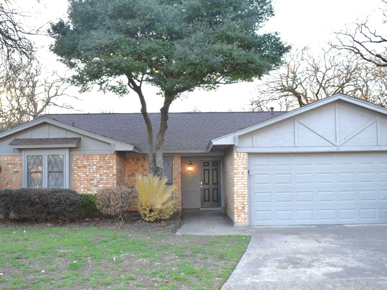 3-Bed House for Rent - 4104 Barnsley Ct, Arlington, TX