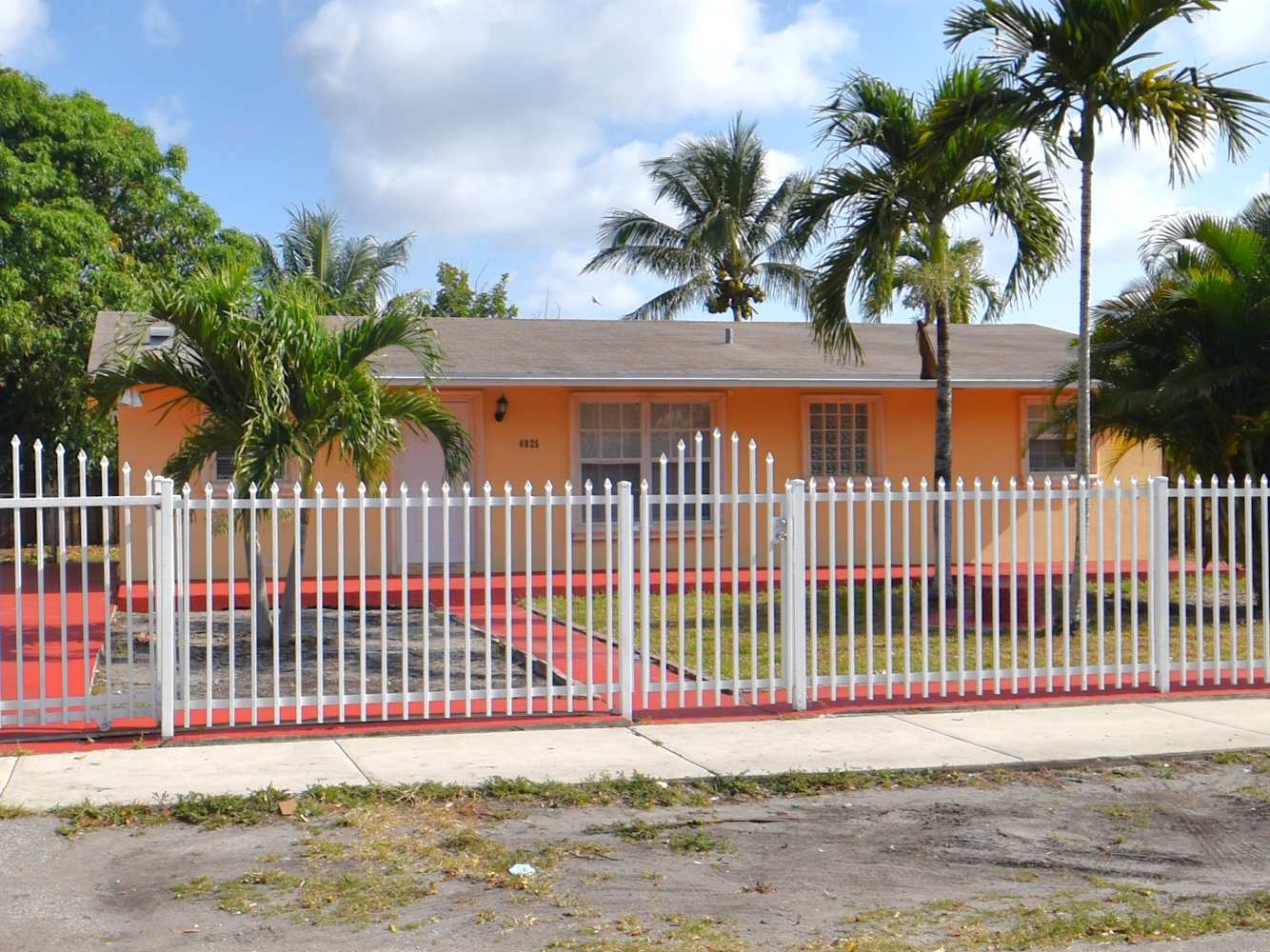 4-Bed House for Rent - 4825 NW 189th Ter, Miami Gardens, FL