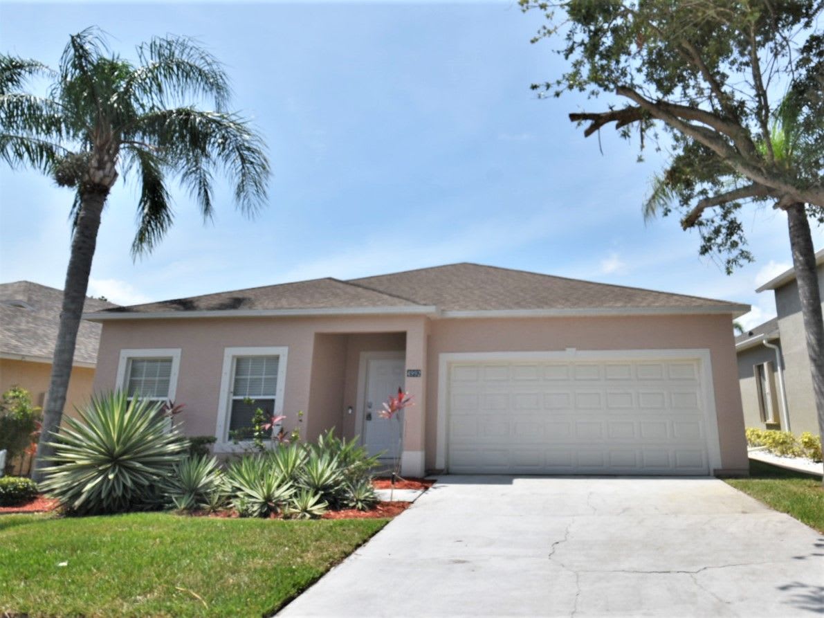 4-Bed House for Rent - 4992 Outlook Dr, Melbourne, FL