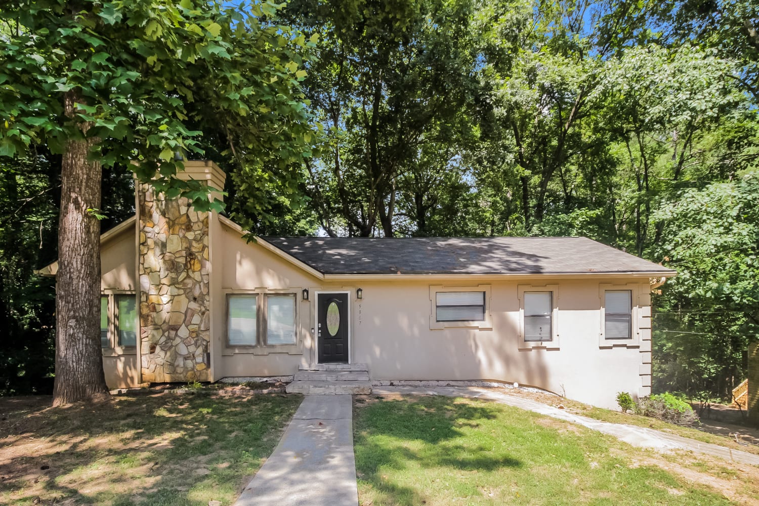 3-Bed House for Rent - 5067 Cavalier Dr SE, Mableton, GA