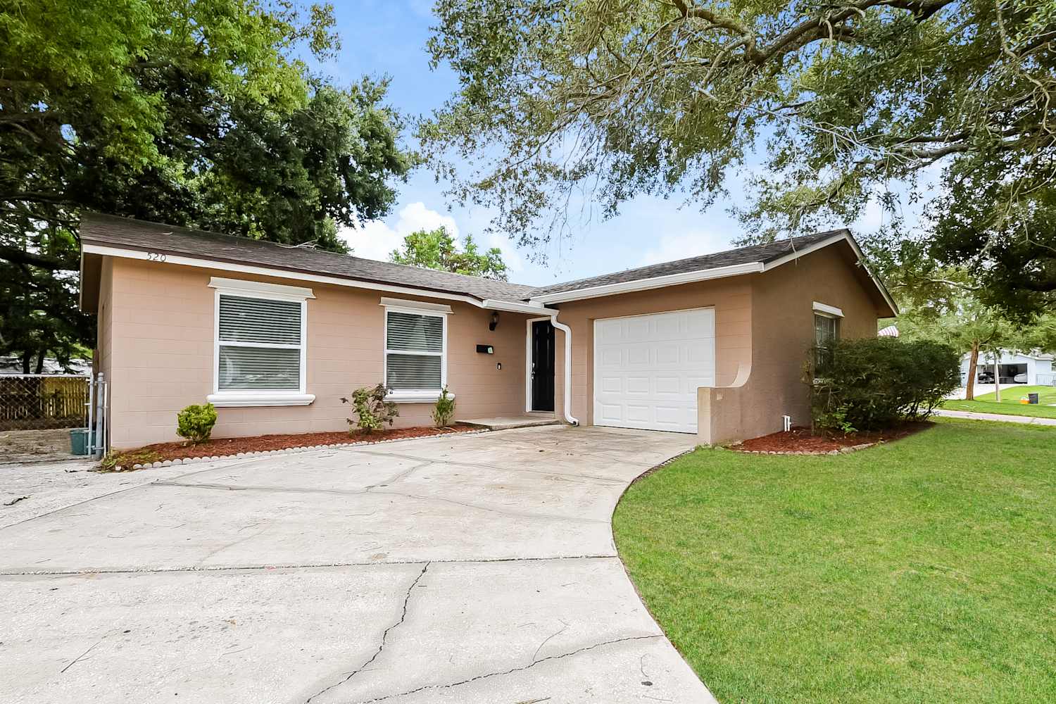3-Bed House for Rent - 520 Sunrise Dr, Casselberry, FL