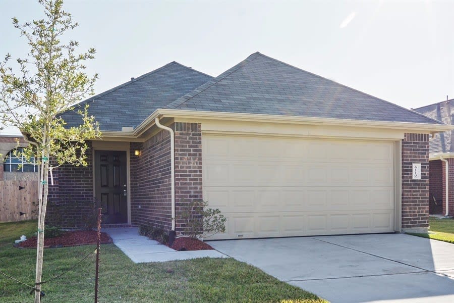 3 Bedroom House – 6110 El Oro Dr, Houston, TX 77048
