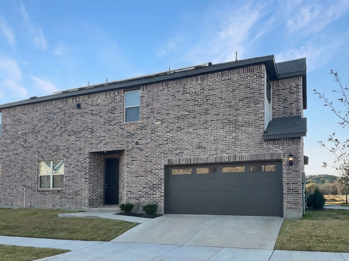 4-Bed Apartment in Bluebonnet Trail Townhomes, Arlington