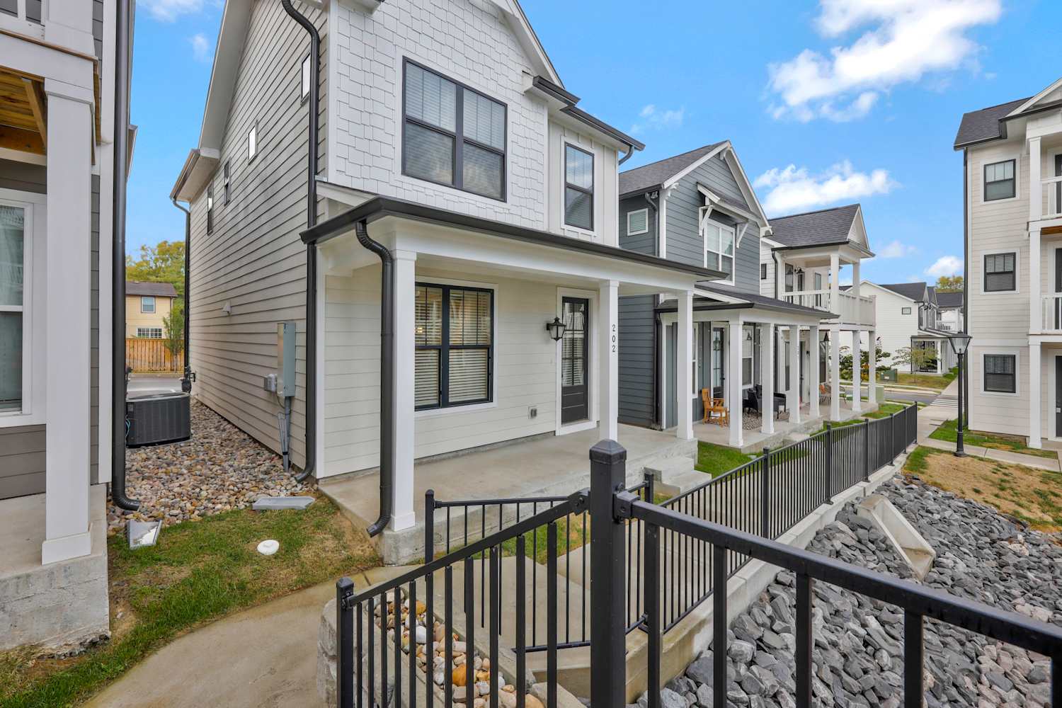 3-Bed House for Rent - 647 Vernon Ave #202, Nashville, TN