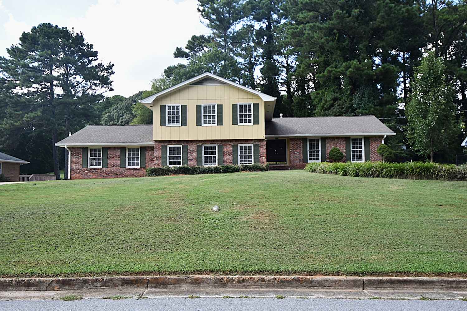 4 Bedroom House – 688 Sugar Creek Trl SE, Conyers, GA 30094