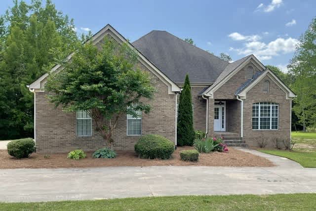 4-Bed Home at 697 Duncan Rd, Oxford