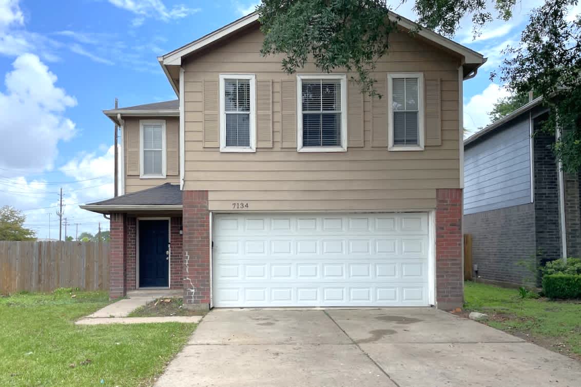4-Bed House for Rent - 7134 Cheshire Park Rd, Houston, TX