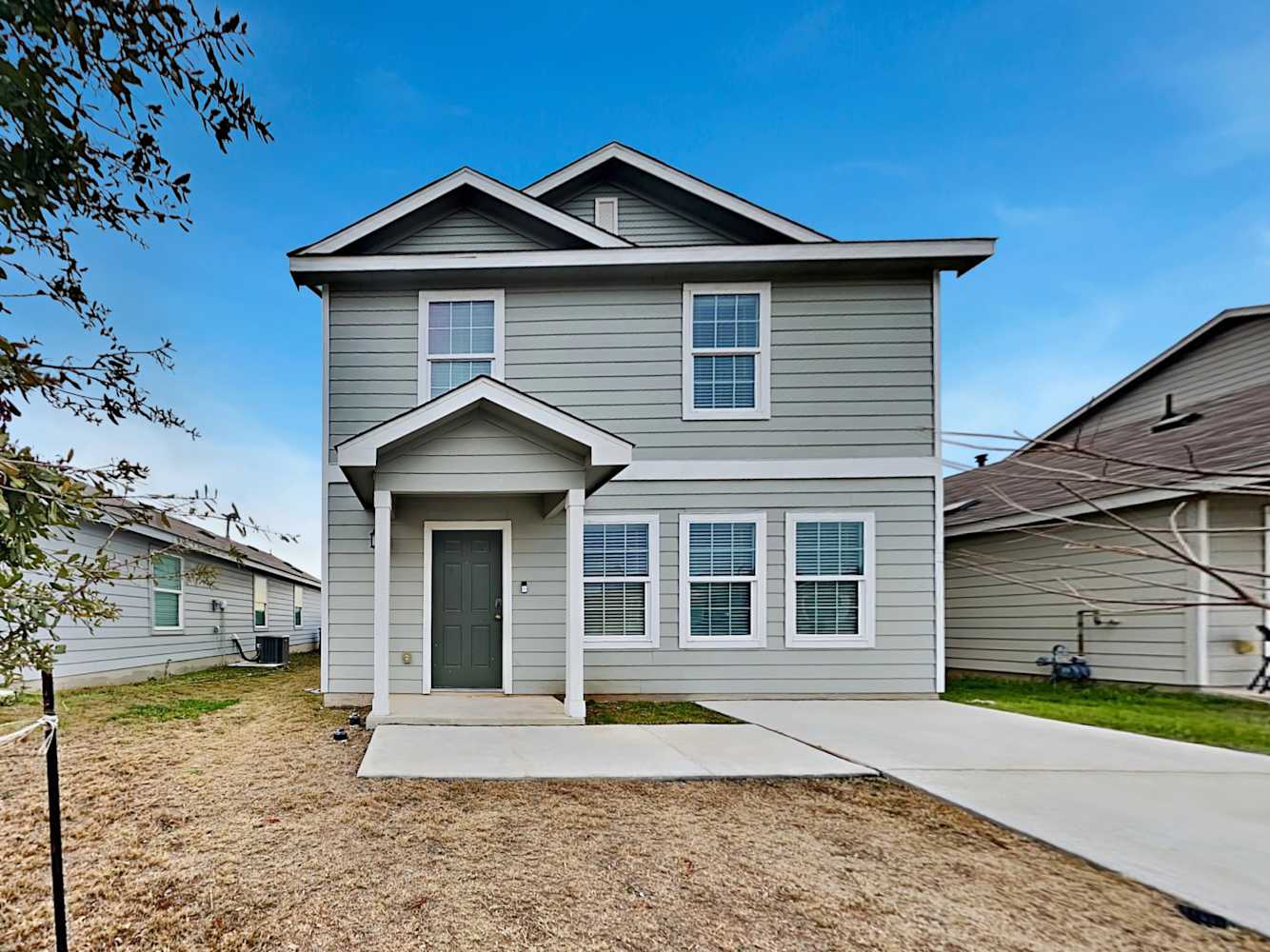 4-Bed Apartment in Silos, San Antonio